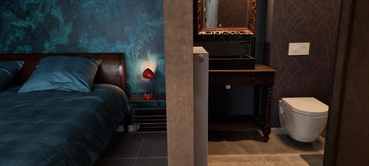 Logies La Chevre Folle - Lodging & Cooking In Style With Shared Kitchen Oostende Buitenkant foto