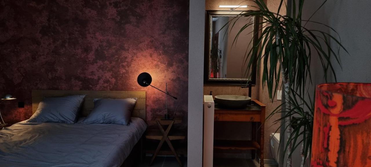 Logies La Chevre Folle - Lodging & Cooking In Style With Shared Kitchen Oostende Buitenkant foto